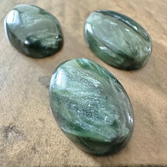 Seraphinite Oval Cabochon - 18x13mm - Picture 1 of 5